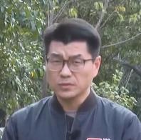 DƬ